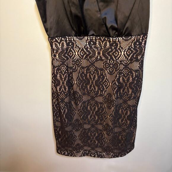 Coldwater Creek V Neck Black Lace Overlay Fitted Whimsygoth Fairy Grunge SZ 4 - Picture 3 of 9